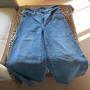 Like new banana republic stretch wide leg medium indigo size 27/4 petite jeans